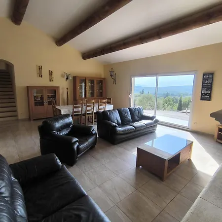 La Colline Sous Les Etoiles *