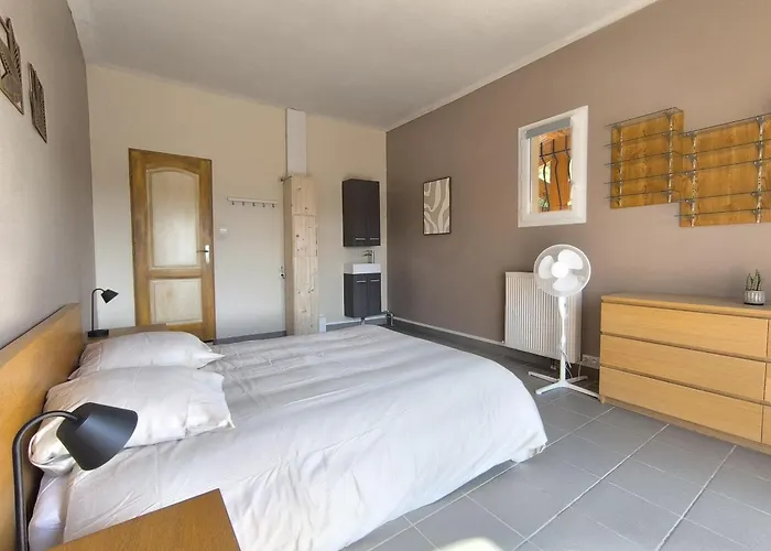 La Colline Sous Les Etoiles